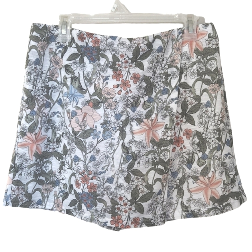 EST. 1946 Floral Skort. Size M - Picture 2 of 9